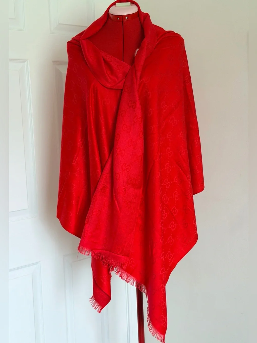 RARE Vintage Gucci 100% Wool Red Stole Shawl Wrap Scarf Made in France Large